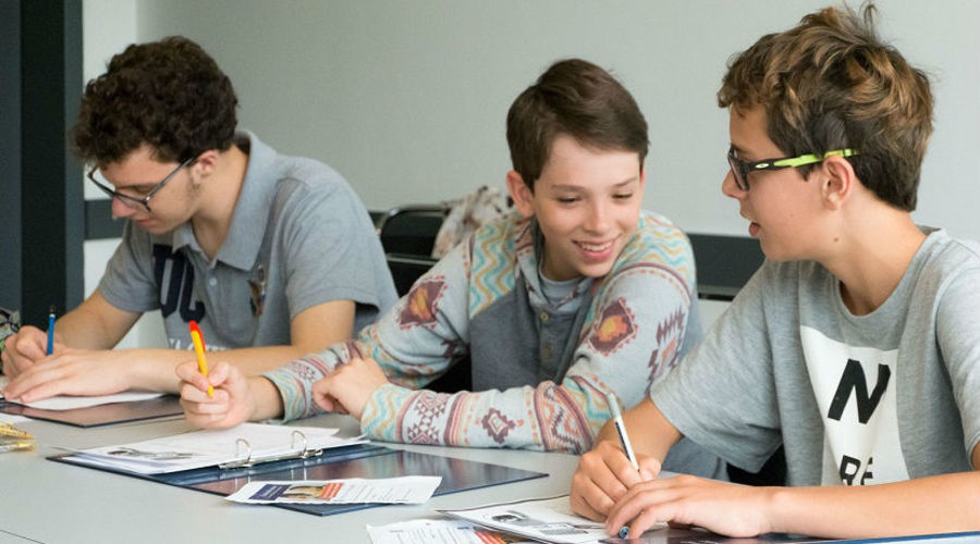 Humboldt Institut - Düsseldorf - Almanya