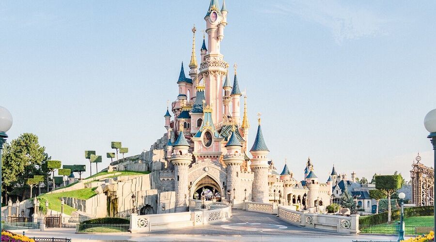 İzmir Çıkışlı Sömestr Tatiline Özel Brüksel - Brügge - Paris & Disneyland Turu