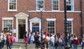 English in Chester - İngiltere